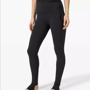 Lululemon hug your core super high rise tight 28”